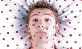 Кір не відступає — зробіть щеплення дитині до початку навчального року